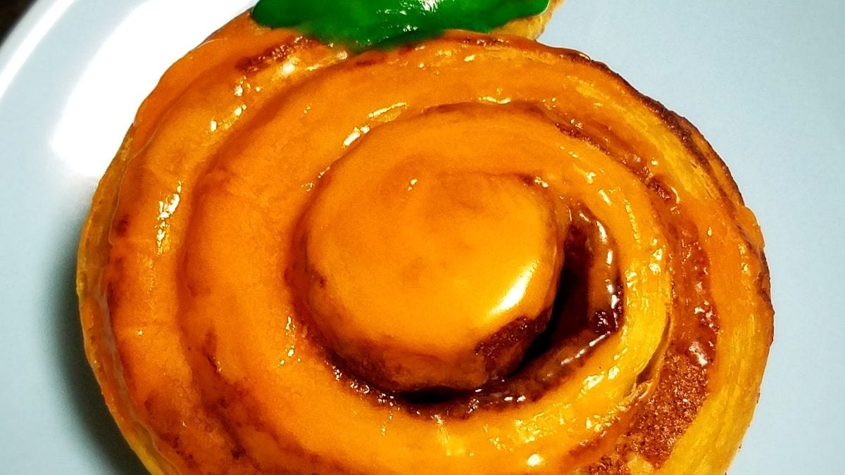 pumpkin cinnamon roll